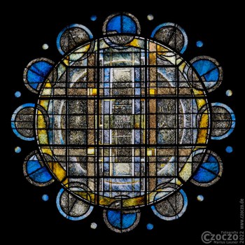 20220827-9A1A9246-ON1-Friedhofskirche-Fenster