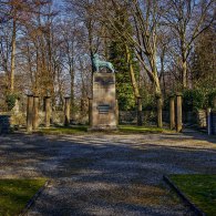 20220305-_A1A5455_6_7_8_9_Optimizer-ON1-Ehrenfriedhof-Barmen 20220305-_A1A5455_6_7_8_9_Optimizer-ON1-Ehrenfriedhof-Barmen