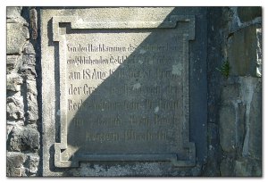 burg-gedenktaffel.jpg
