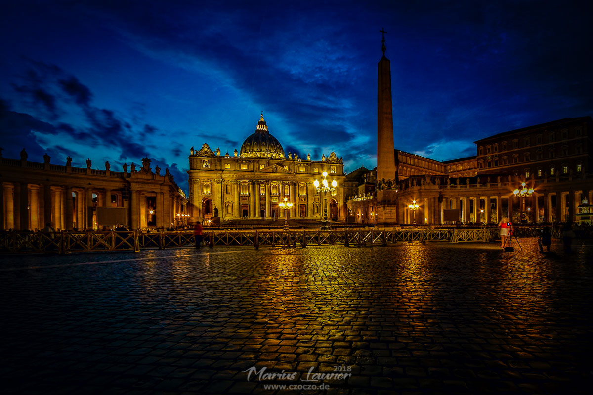 IMG_5211-Piazza San Pietro in the night