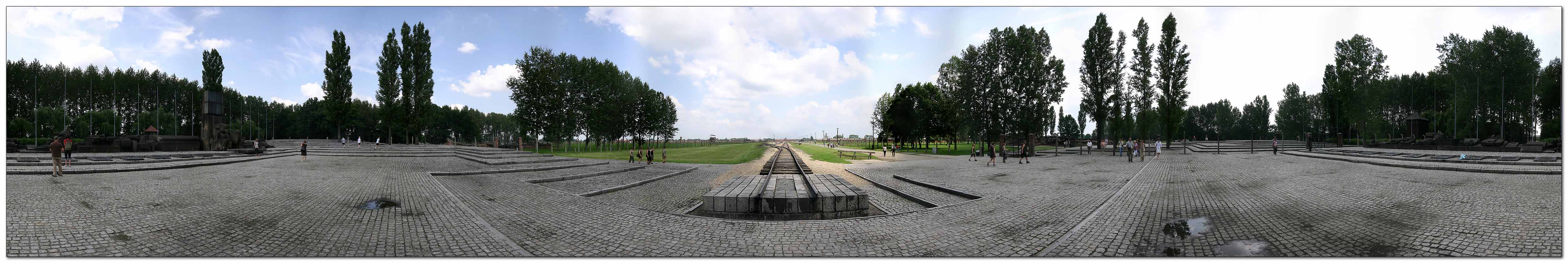 birkenau-monument.jpg