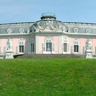 schloss-benrath-in-dusseldorf.jpg
