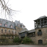 schloss-burg.jpg schloss-burg.jpg