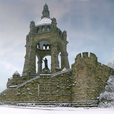 wilhelm-denkmal-porta-westfalica-seite.jpg