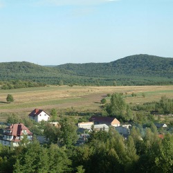 olsztyn-bei-czestochowa-sicht-auf-dorf.jpg