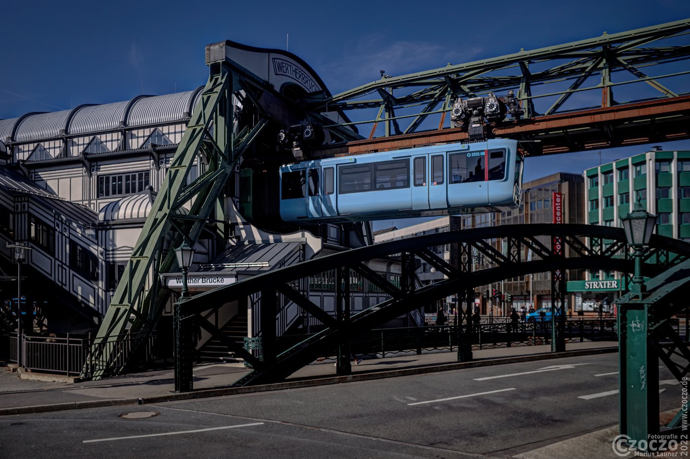 20220311-_A1A5605_Fusion-Interior-ON1-Schwebebahn