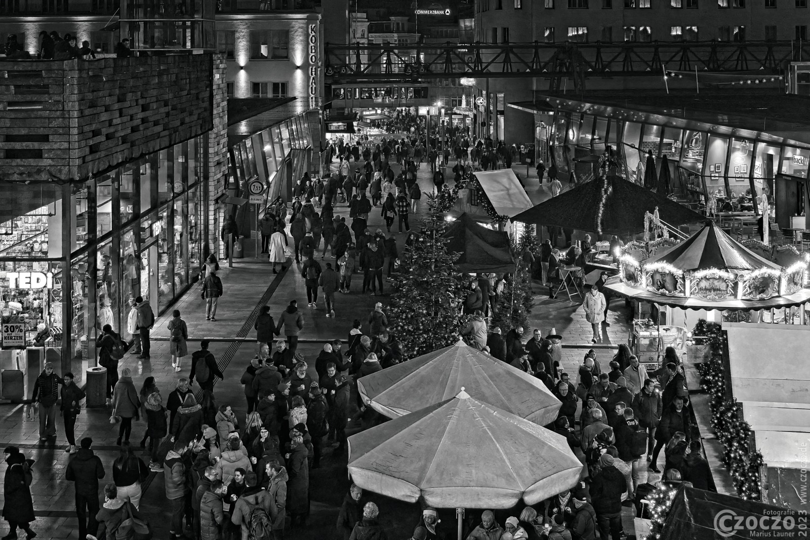 Bild zeigt: 12-365/2023, AdventBW2023, BW, Elberfeld, SchwarzWeissGalery - Foto von Marius Launer alias czoczo