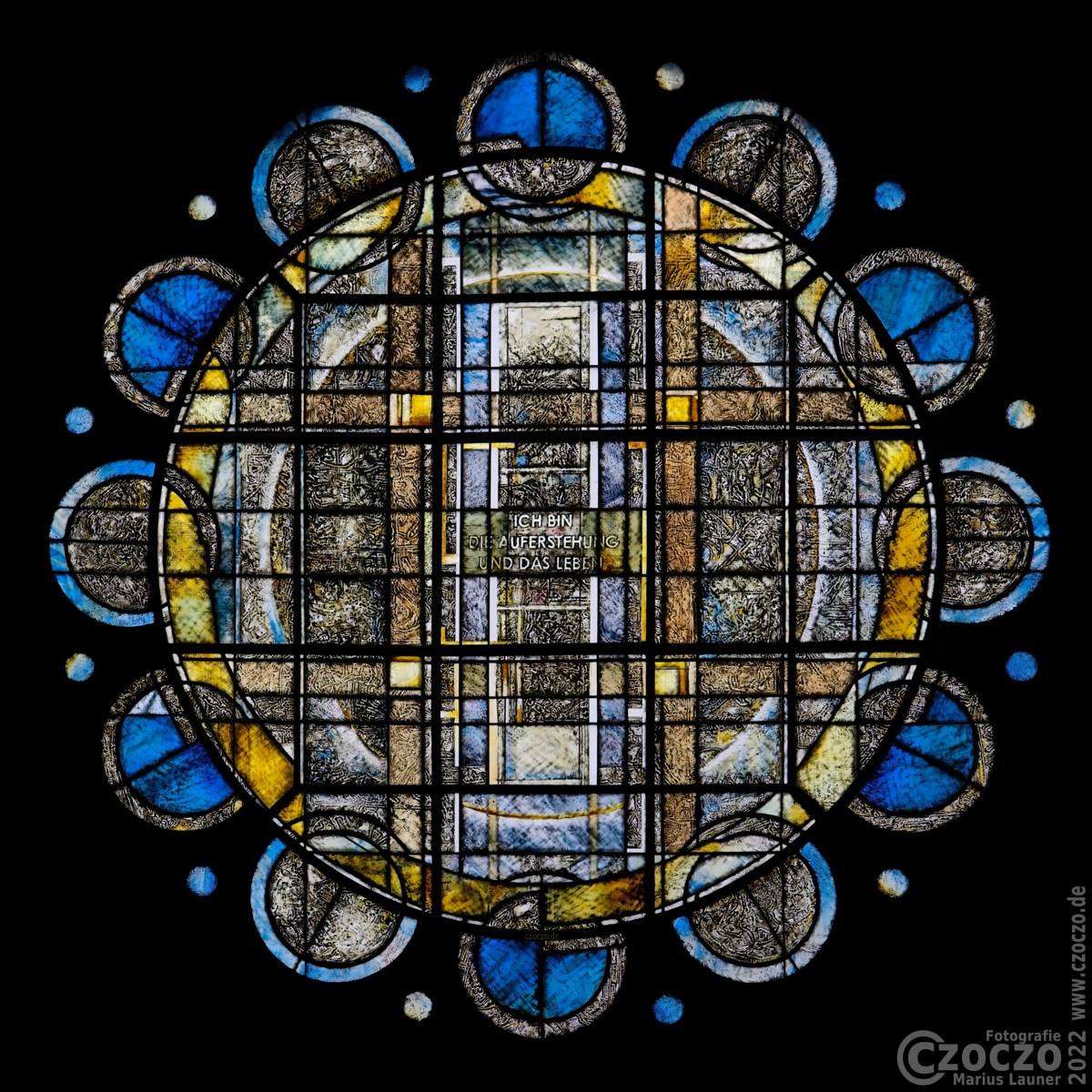 20220827-9A1A9246-ON1-Friedhofskirche-Fenster