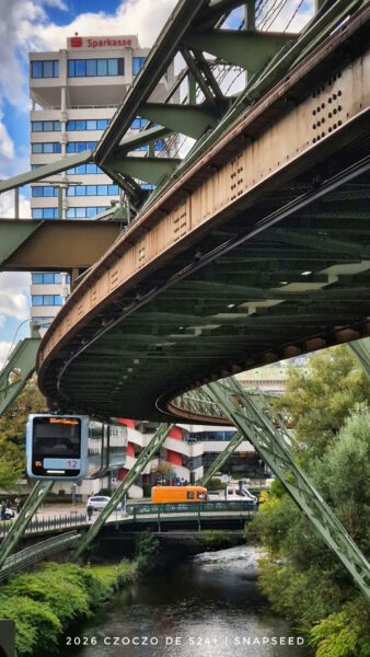 Zeit für die Schwebebahn